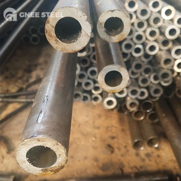 لوله های یکپارچه فولاد کربن {{0}